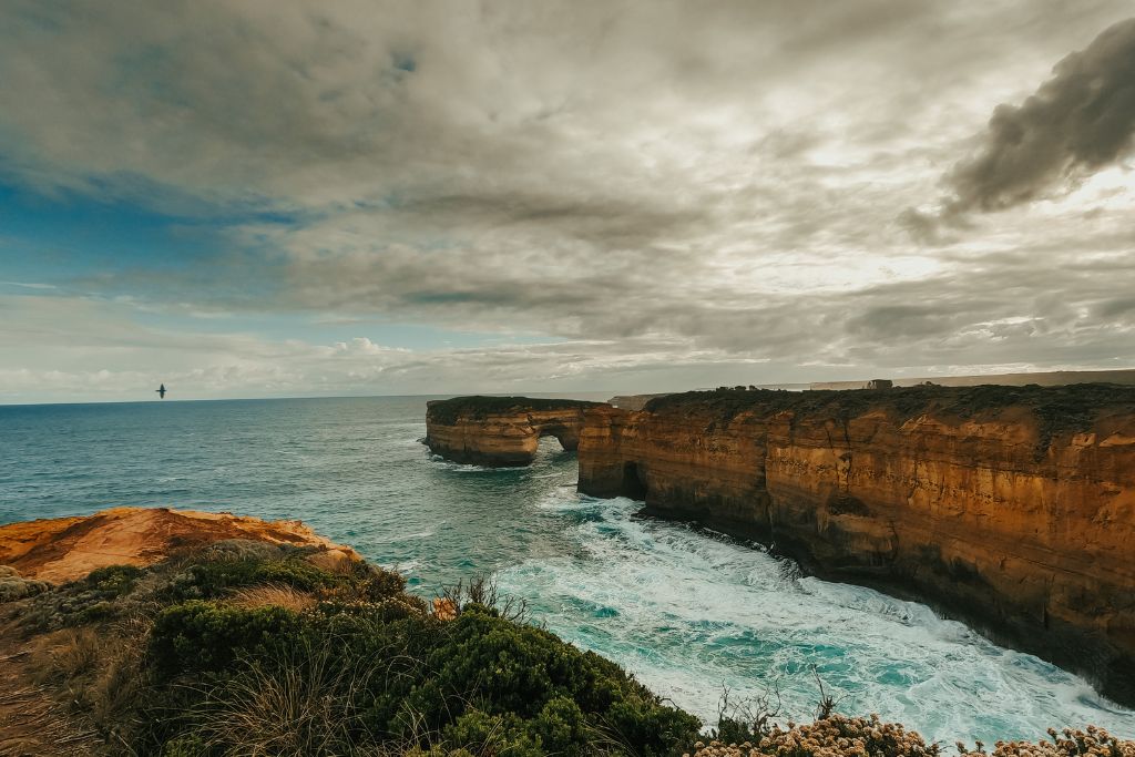 loch-ard-gorge in the great ocean road itinerary