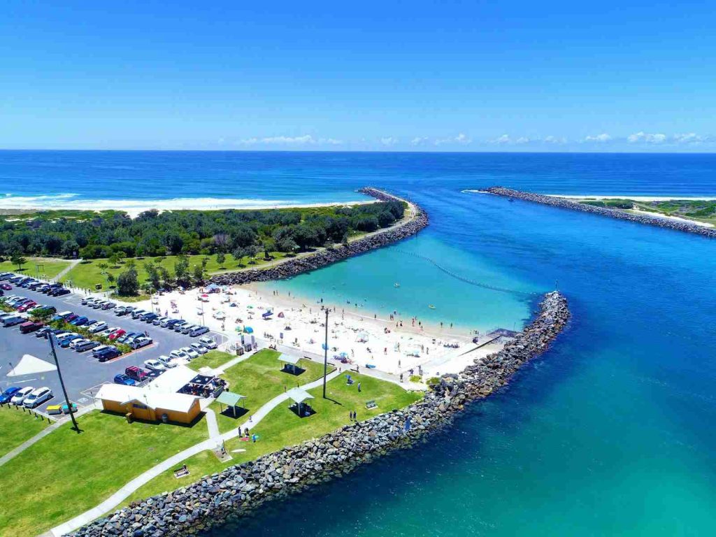 Nine Mile Beach, Tuncurry